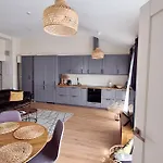 アパート Jaukus Ir Sviesus Seimos Apartamentai Kunigiskiuose - Vakaris Vejas