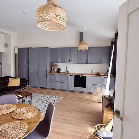 Apartment Jaukus Ir Sviesus Seimos Apartamentai Kunigiskiuose - Vakaris Vejas