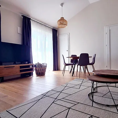 アパート Jaukus Ir Sviesus Seimos Apartamentai Kunigiskiuose - Vakaris Vejas